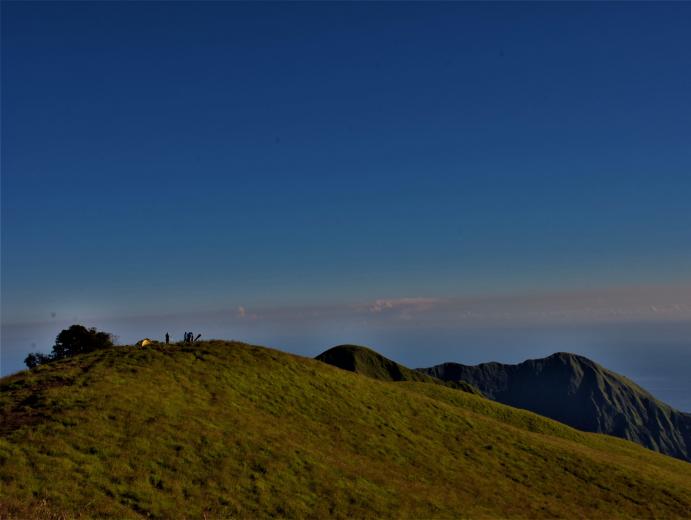 Rinjani Trekking 2D/1N via Sembalun (Summit)