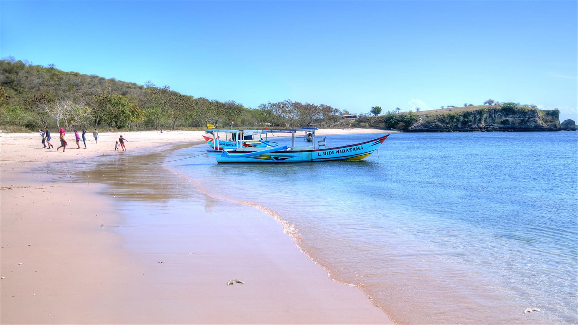 Pink Beach Tour